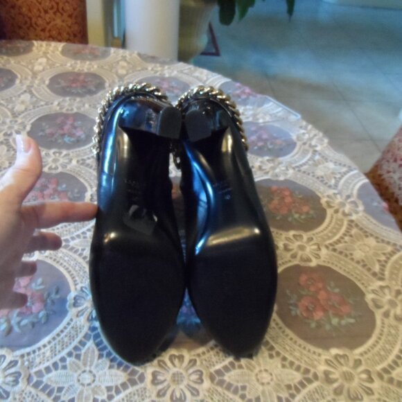 Lanvin Black Lamb Leather Ankle Boots w/Zipper-Chain Ankle Detail Size 40 - Picture 15 of 16